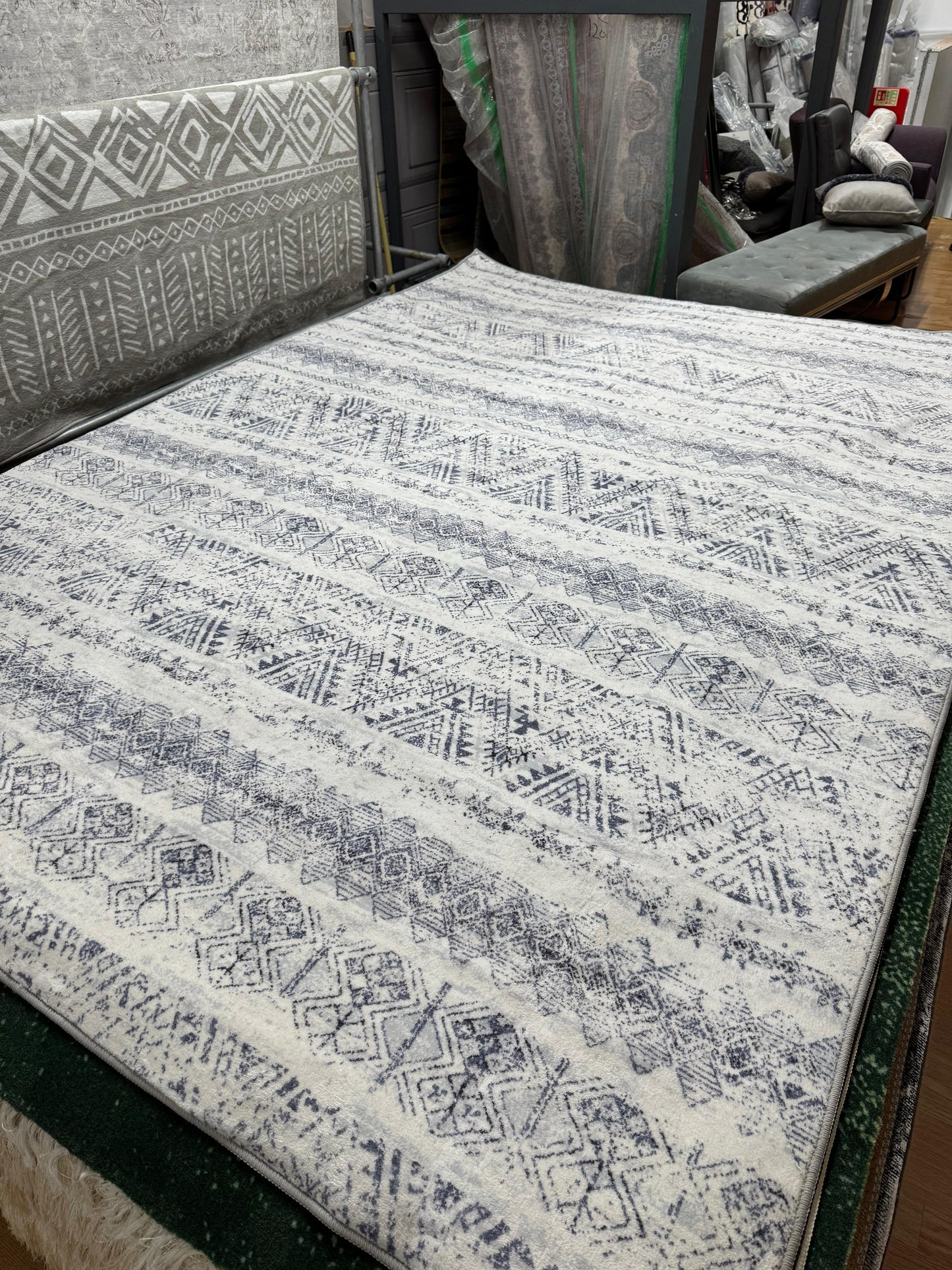 Washable Abstract Wave Rug