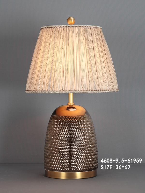 Nordic Gold Table Lamp - 36x62 cm